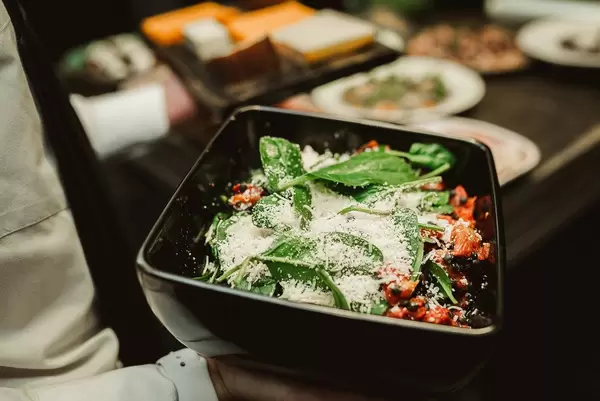 Fall Salad With Cheese Spring Mix, Apple And Cranberry (Flip 2020)