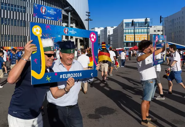 Fans vor dem Spiel Deutschland - Frankreich