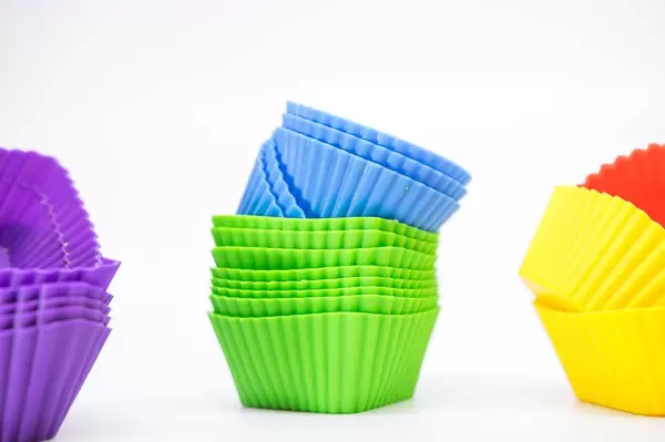 Farbige Muffinförmchen aus Gummi