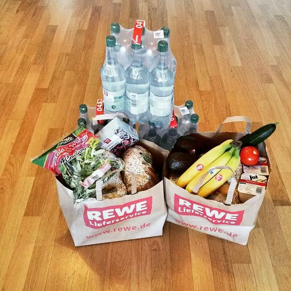 Faulheit hat einen Namen: REWE-Lieferservice. Oder anders gesagt: Warum einkaufen fahren, wenn man in der Zeit auch auf der Rolle trainieren kann. break. #triathlon #im703 #notrunningsucks #fatiguefracture #canyon #sports #happy #sun #ironman #running #pi