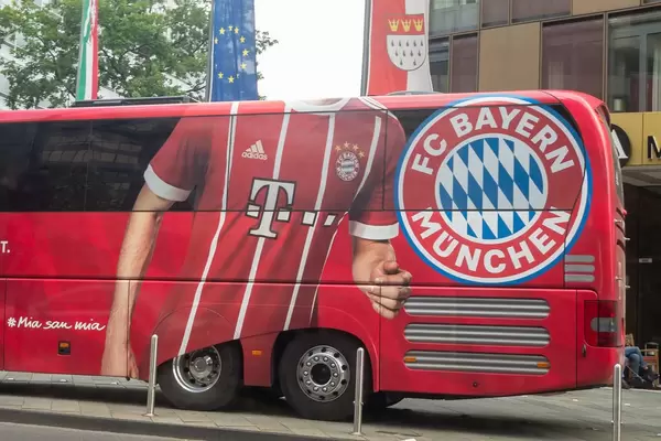 FC-Bayern München Teambus in Köln