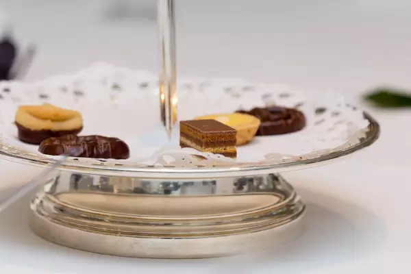 Feingebäck und Pralinen