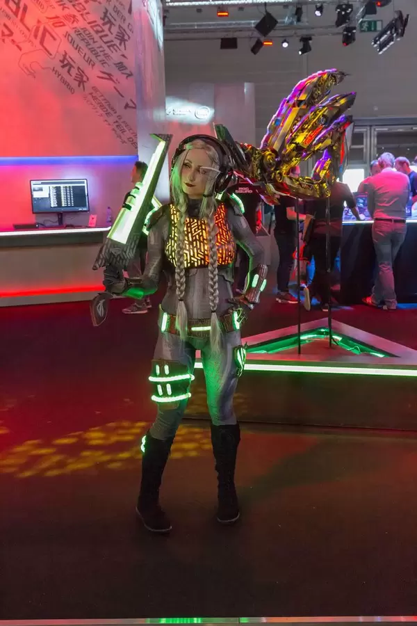 Female cosplayer at Asus ROG booth at Gamescom