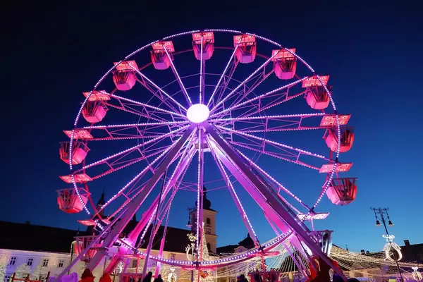 Ferris wheel at Christmas fair, red lights (Flip 2019)