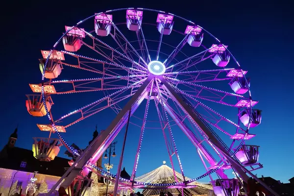 Ferris wheel at Christmas market (Flip 2019)