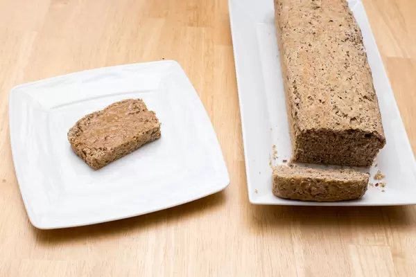 Fertig gebackenes Chia-Brot