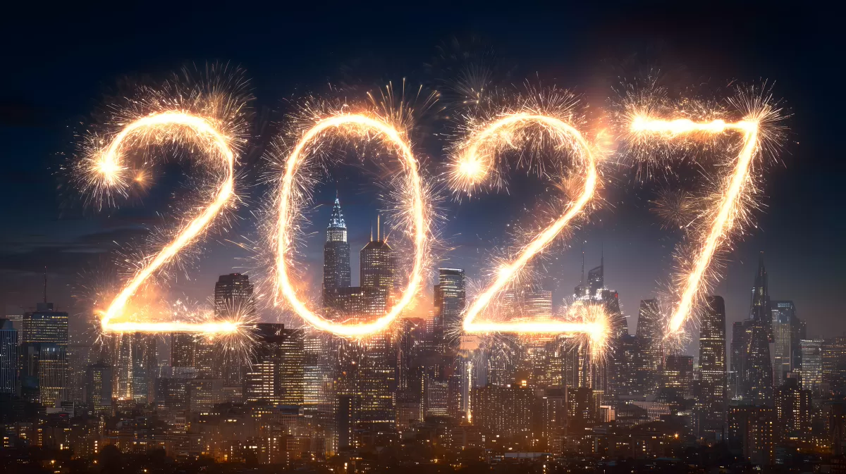 Feuerwerk-Silvesternacht über New Yorks Skyline