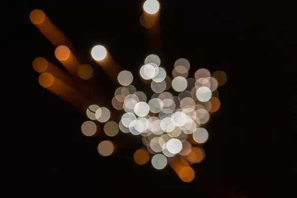 Feuerwerk zu Neujahr, mit Bokeh aufgenommen in Bloemendaal, Niederlande
