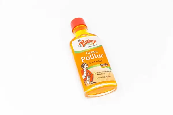 fixneu Möbelpolitur von Poliboy für helles Holz vor weißem Hintergrund