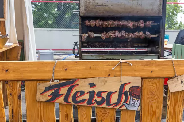 Fleisch am Spieß