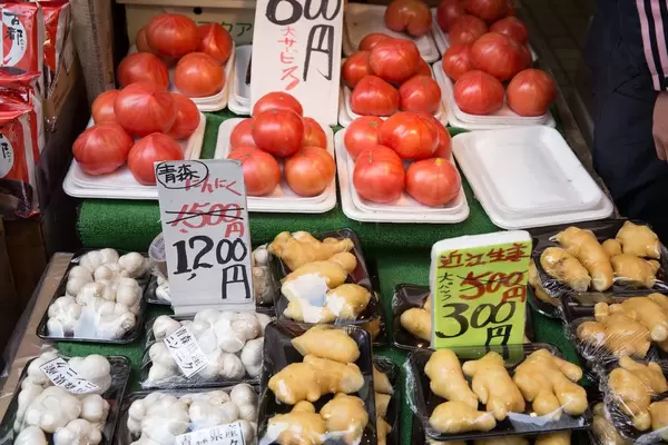 Fleischtomaten, Knoblauch und Ingwer