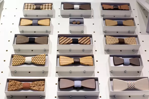 Fliegen aus Holz von BEWOODEN