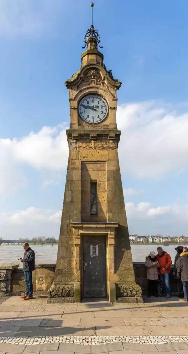 Flood marker in Dusseldorf