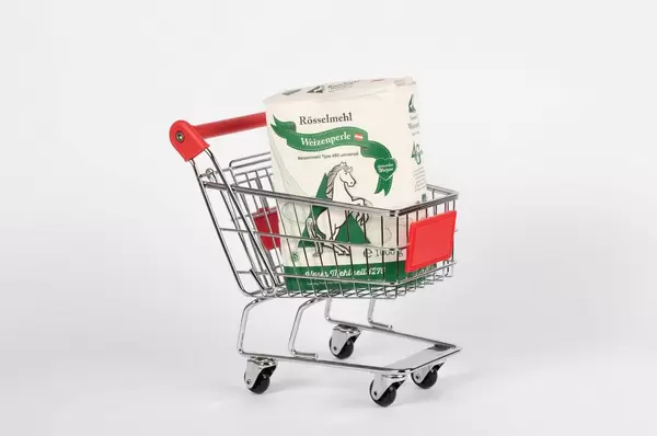 Flour bag in shopping cart