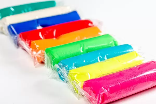 Fluoreszierende mehrfarbige Knetmasse für Kinder