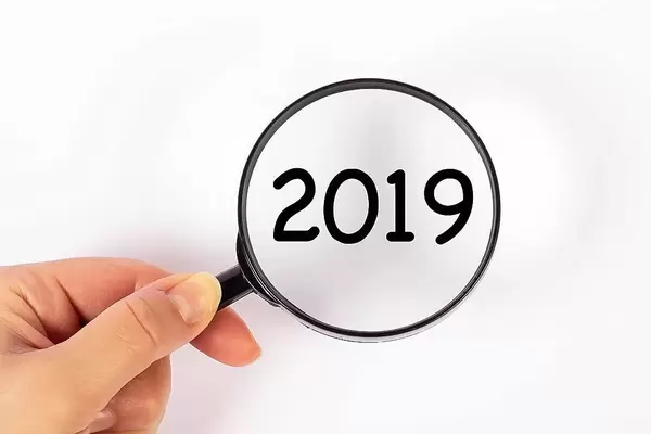 Fokus auf dem aktuellen Jahr mit Jahreszahl