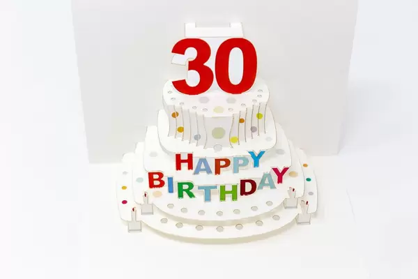Foldable Happy Birthday card for a thirtieth birthday shows a cake
