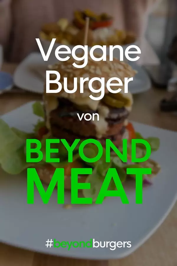 Foodblooger postet Instagram-Bild mit Hashtag #beyondburgers und dem proteinreichen, veganen Beyond Meat Burger von LIDL im Hintergrund