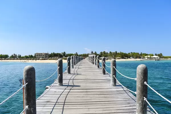 Footbridge heading towards the shore