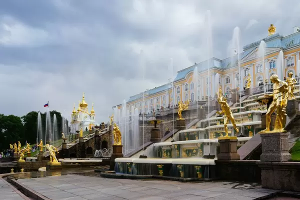 Former Tsar Peter palace in Petergof, Russia / Ehemaliger Zar Peter Palast in Peterhof, Russland