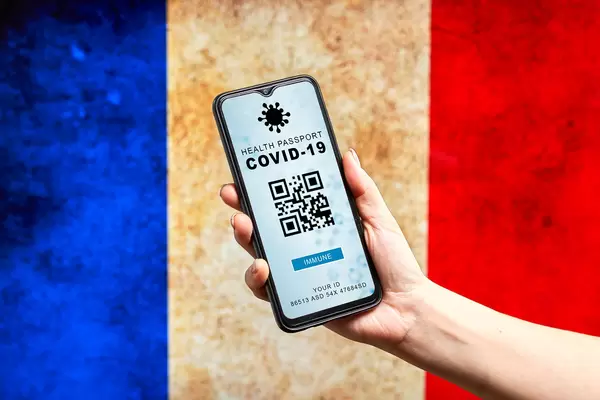French people use new digital immune passport application