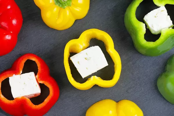 Fresh bell pepper and cheese, slices (Flip 2019)