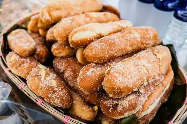 Fresh bichokoy bread srved on basket