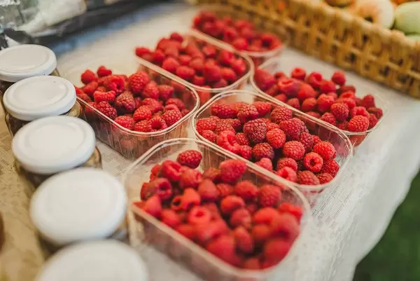 Fresh Boxes Of Rasberries On Martketplace (Flip 2019)