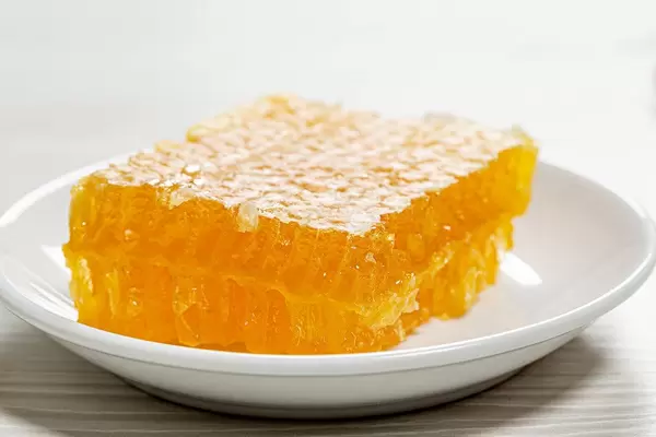 Fresh honey with honeycomb