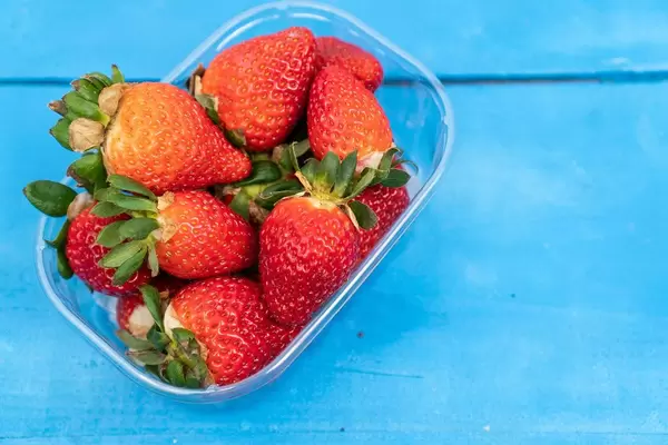 Fresh Raw Strawberries (Flip 2020)