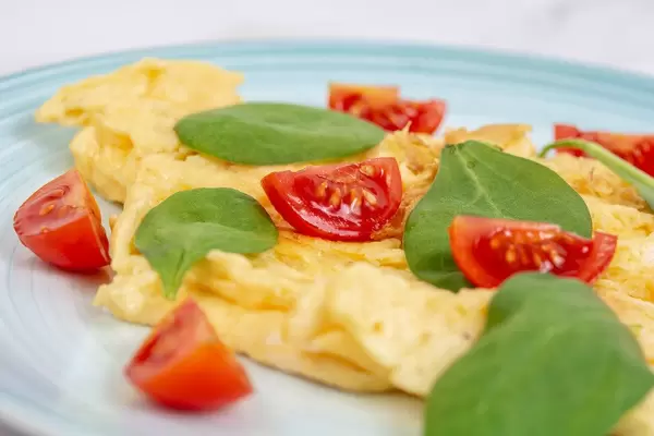 Fried Eggs with Baby Spinach and Cherry Tomato
