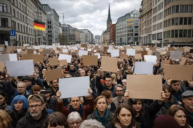 Friedliche Demonstration in einer deutschen Großstadt