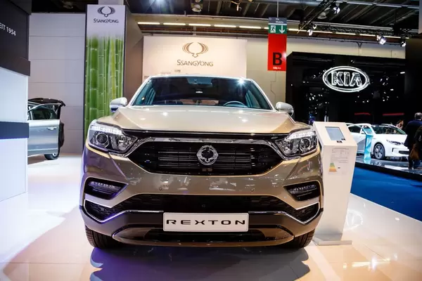 Frontansicht des neuen Rexton von SsangYong