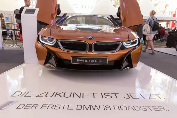Frontansicht vom BMW i8 Roadsters