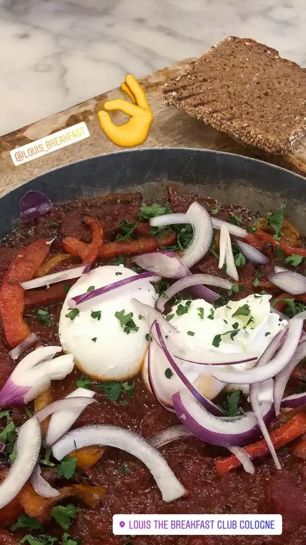 Frühstück bei Louis The Breakfast Club in Köln mit der nordafrikanischen Spezialität Schakschuka