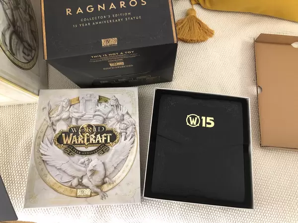 Für Gamers: World of Warcraft Sammler Edition zum 15. Jahrestag - Verpackung und Inhalt