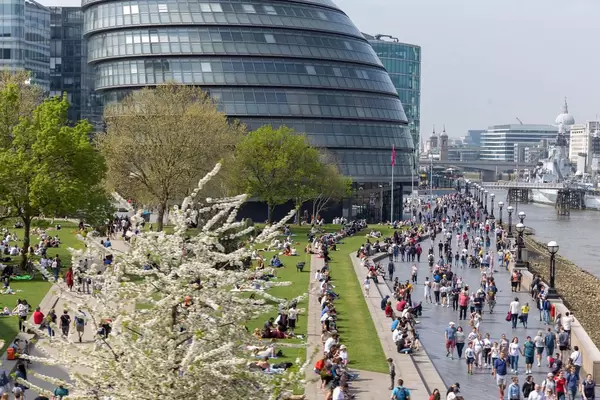 Fußgängerzone neben der City Hall in London