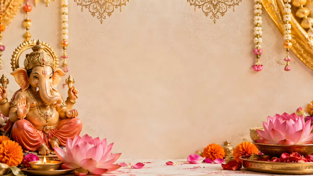 Ganesha-Statue mit Lotusblüten und festlicher Dekoration