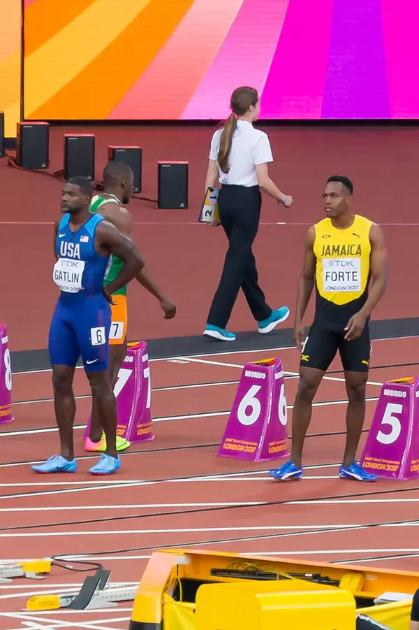 Gatlin und Forte beim 100m Vorlauf