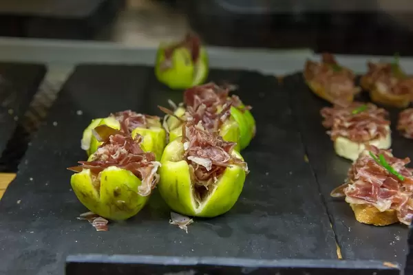 Gefüllte Feigen aus Portugal mit Presunto Rohschinken