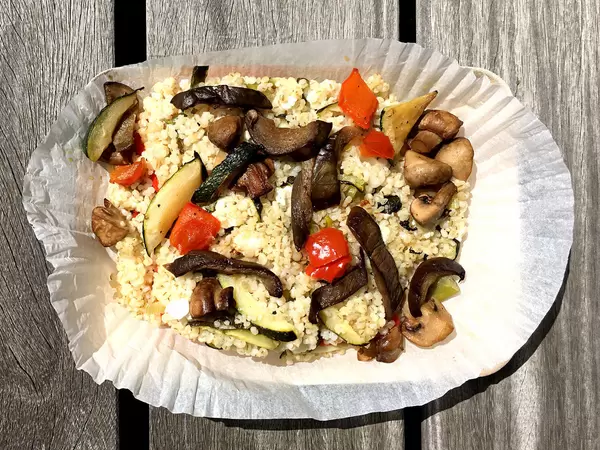 Gefüllte Spitzpaprika  mit Feta, Grillgemüse und Emmer