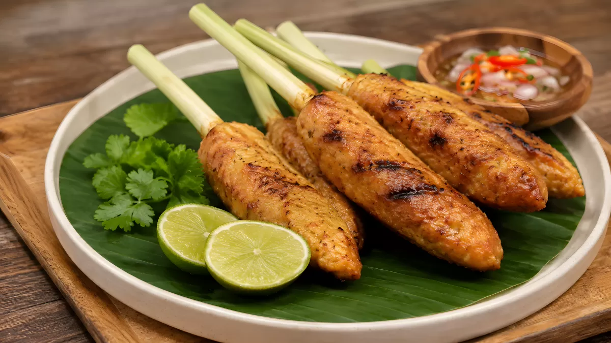 Gegrillte Hähnchespieße auf Lemongrass mit Dip