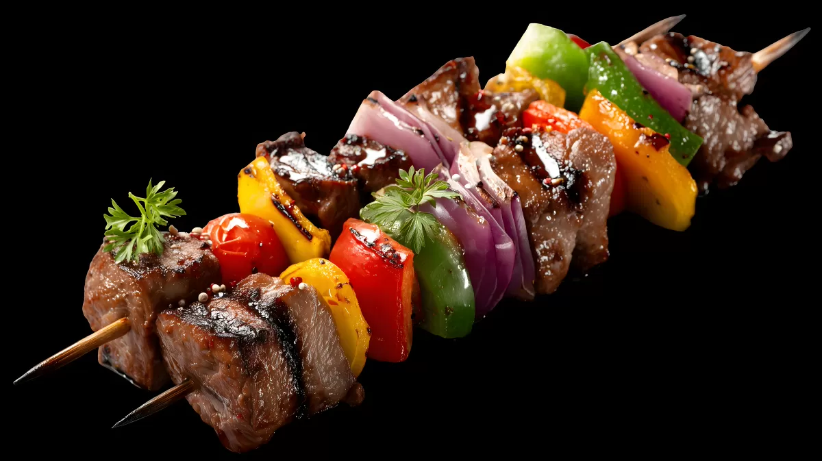 Gegrillte Rindersteaks mit buntem Gemüsespieß