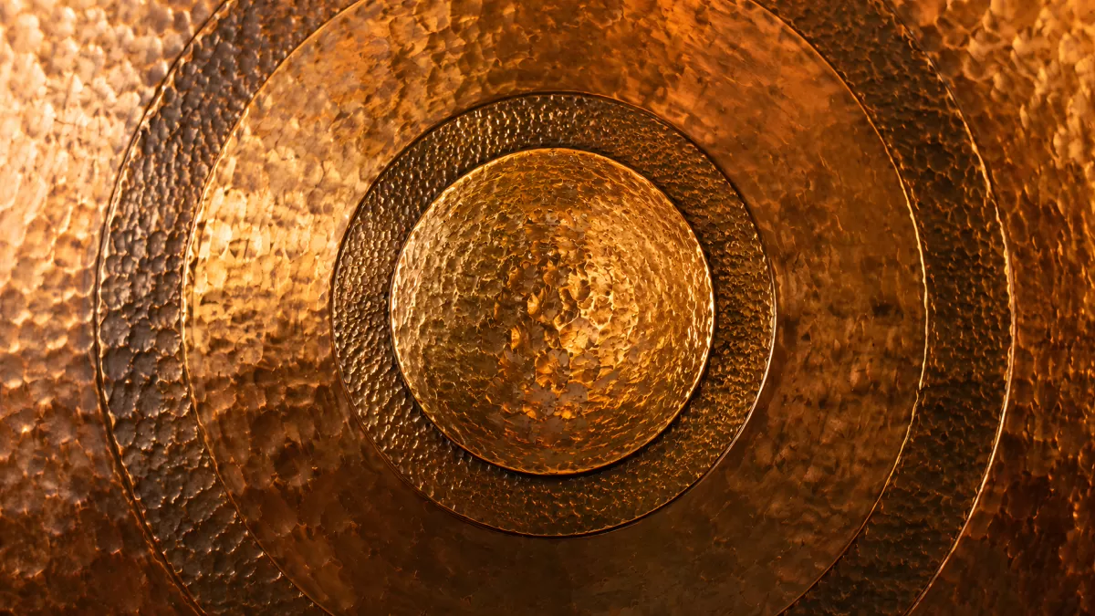 Gehämmertes Kupfer-Gong in konzentrischen Kreisen
