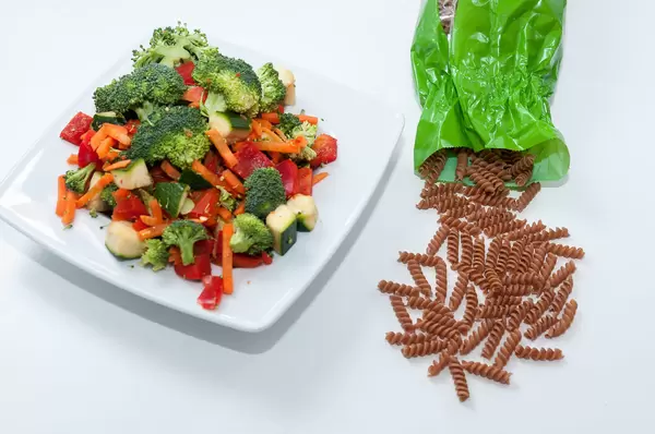 Gemüse mit Dinkel Vollkorn Nudeln