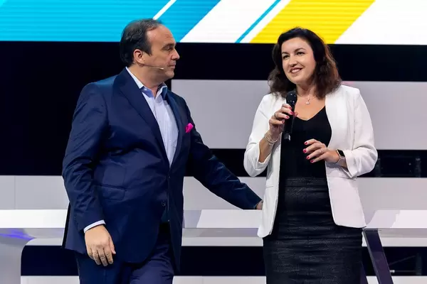 German Minister of State for Digitalisation, Dorothee Bär, on the Digital X stage in Cologne with Hagen Rickmann (Deutsche Telekom)