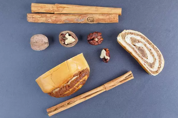 German Strudel with nuts and cinnamon (Flip 2019)