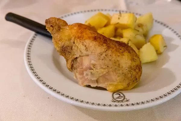 Geröstetes Ofen-Hähnchen in Rom