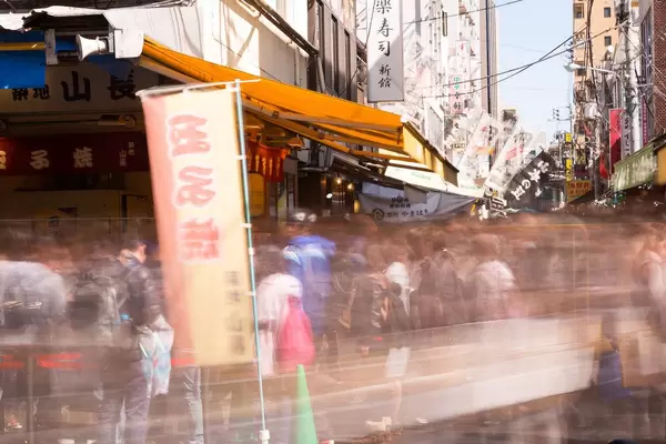 Geschäftiges Markttreiben - Tokyo, Japan