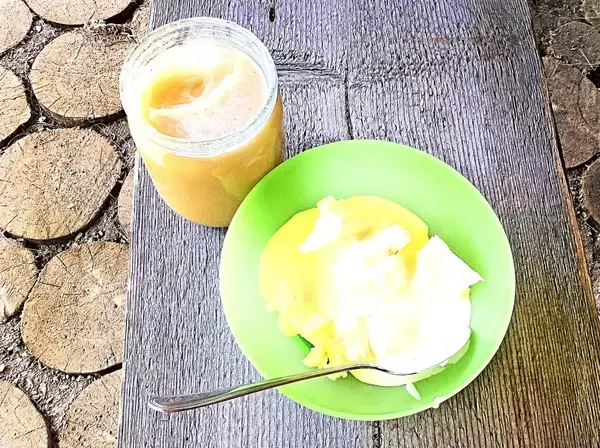 Geschenk von Kühen und Bienen